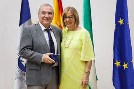 Retrato con la rectora en el homenaje a los jubilados y al personal que cumple 25 años de servicio en la UMA. Paraninfo. Mayo 2015
