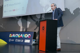 Antonio María Lara. Conferencia "Dialogando" con Manu Sánchez. Complejo de Estudios Sociales y Comercio. Enero de 2018