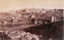 Toledo, la ciudad desde la rivera izquierda del río Tajo con el Puente de San Martín. Casiano Alguacil