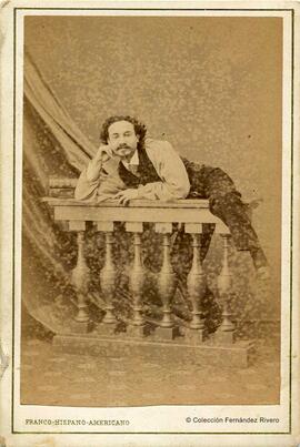 Barcelona, retrato de personaje a caballo sobre una barandilla. Franco Hispano Americano.