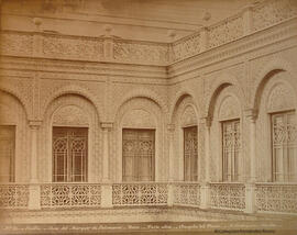 Sevilla, Casa del marqués de Palomares, patio, piso superior. [Palacio de los Guzmanes, hoy desaparecido, situado en la Plaza del Duque]