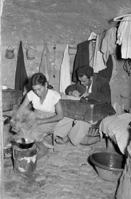 Vivienda cueva. Noviembre de 1954. Málaga, España.