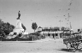 Monumento al Comandante Benítez. Plaza de la Marina. Málaga. España.