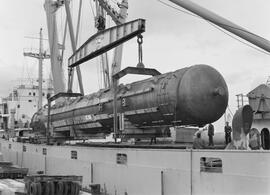 Puerto. Maquinaria para las nuevas plantas industriales. Febrero de 1964. Málaga, España