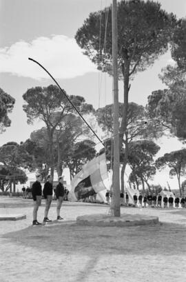 El secretario general del Frente de Juventudes en el campamento Vigil de Quiñones, Marbella. Febrero de 1954. Málaga. España