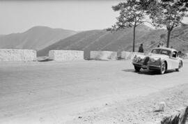 1ª Vuelta Automovilística a Andalucía. 2ª Etapa, Málaga-Granada, subida Cuesta de la Reina, Montes de Málaga. Septiembre de 1954. Málaga, España