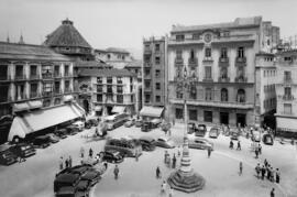 Plaza de la Constitución. Calle Compañía. Pasaje de Heredia. Farola "El Sonajero". Málaga (España)