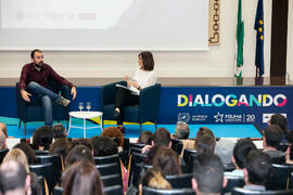 Susana Escudero y Aitor Sánchez en el coloquio "Dialogando para desmontar mitos sobre nutrición". Facultad de Medicina. Marzo de 2017