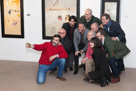 Foto de grupo tras la inauguración de la exposición "Economistas en el arte". Museo de Nerja. Enero de 2017