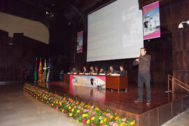 Conferencia "Nuevos Entornos". 3º Congreso Internacional de Actividad Físico-Deportiva para Mayores de la Universidad de Málaga. Palacio de Ferias y Congresos de Málaga. Marzo de 2009