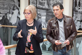 Visita de D. Antonio Banderas a la exposición "Semana Santa, 1972. Universidad de Málaga, 40 años compartiendo futuro". Rectorado. Marzo de 2013