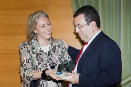 Nombramiento de D. Fernando Ocaña como Alumno de Honor de Facultad de Ciencias Económicas y Empresariales de la Universidad de Málaga. Rectorado. Marzo de 2009