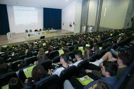 Beatriz Lacomba imparte la ponencia "Prueba para el acceso y admisión a la Universidad". Jornadas de Puertas Abiertas de la Universidad de Málaga. Complejo Polideportivo Universitario. Abril de 2018