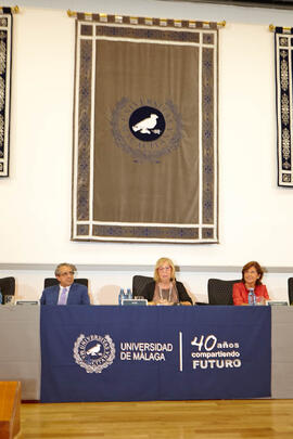 Mesa presidencial. Homenaje al personal que cumple 25 años al servicio de la Universidad de Málaga y al personal jubilado. Paraninfo. Julio de 2013