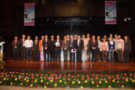 Foto de grupo en la Clausura del 3º Congreso Internacional de Actividad Físico-Deportiva para Mayores de la Universidad de Málaga. Palacio de Ferias y Congresos de Málaga. Marzo de 2009