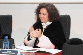 Pilar Aranda en la imposición de la Medalla de Oro de la Universidad de Málaga a la Universidad de Granada. Paraninfo. Diciembre de 2016