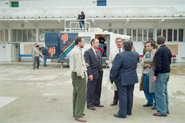 Visita del rector de la Universidad de Málaga, José María Martín Delgado, al Centro de Tecnología de la Imagen. 1992