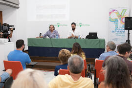 Encuentro entre Manu Sánchez y Selu García Cossío. Curso "30 años de Carnaval de Cádiz, máximo exponente del humor crítico" . Cursos de Verano de la Universidad de Málaga. Vélez-Málaga. Julio de 2019