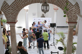 Manu Sánchez y Selu García Cossío. Curso "30 años de Carnaval de Cádiz, máximo exponente del humor crítico" . Cursos de Verano de la Universidad de Málaga. Vélez-Málaga. Julio de 2019