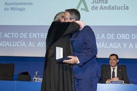 Entrega de la Medalla de Oro de la Universidad de Málaga a la Diputación Provincial de Málaga. Paraninfo. Noviembre de 2023