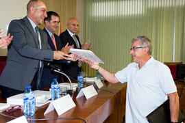 Entrega de diploma ganador V Reto Gestalentum. Facultad de Ciencias Económicas y Empresariales. Octubre de 2014
