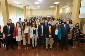 Foto de grupo. IV Encuentro "10Graduadxs10". Facultad de Ciencias Económicas y Empresariales. Mayo de 2021