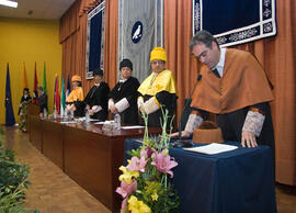 Toma de posesión de nuevos decanos, directores de centro y defensores de la Comunidad Universitaria. Paraninfo. Febrero de 2008