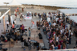 Concierto de Julia Martín. Festival solidario en los Baños del Carmen. Cursos de Verano de la Universidad de Málaga. Málaga. Julio de 2019