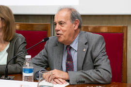 Antonio Clavero. Entrega de los X y XI Premios Gauss. Facultad de Ciencias Económicas y Empresariales. Diciembre de 2019