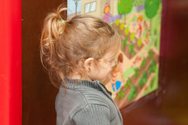 Niña en la Escuela Infantil Francisca Luque. Campus de Teatinos. Mayo de 2014