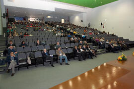 Público asistente al acto de clausura del 6º Congreso Internacional de Actividad Física Deportiva para Mayores. Escuela Técnica Superior de Ingeniería de Telecomunicaciones y de Informática. Marzo de 2015