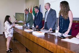 Entrega de mención especial. Facultad de Ciencias Económicas y Empresariales. Junio de 2018