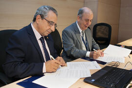 Firma del convenio marco de cooperación de la Universidad de Málaga con la Universidad Federal de Uberlandia. Edificio 'The Green Ray'. Octubre de 2015