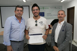 Entrega de diploma. Curso "Patrimonio y Turismo Cultural". Cursos de Verano de la Universidad de Málaga. Vélez Málaga. Julio de 2018