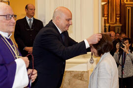 Entrega de medalla de la Cofradía de Estudiantes. Misa de Lunes Santo. Iglesia de San Agustín. Marzo de 2015