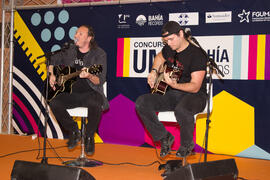Concierto del III Certamen de Cantautores Destino UMA. Jornadas de Puertas Abiertas de la Universidad de Málaga. Complejo Polideportivo Universitario. Abril de 2015