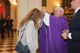 Entrega de medallas de la Cofradía de los Estudiantes. Misa de Lunes Santo. Iglesia de San Agustín. Marzo de 2013