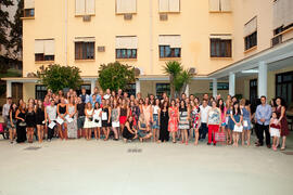 Foto de grupo tras la graduación de los alumnos del CIE de la Universidad de Málaga. Graduación en el CIE de la Universidad de Málaga. Centro Internacional de Español. Agosto de 2014