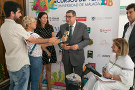 Photocall en la clausura de los Cursos de Verano de la Universidad de Málaga. Vélez Málaga. Julio de 2018