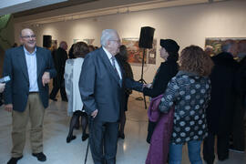 Momentos previos a la inauguración de la exposición "Paisajes Andaluces", de Eugenio Chicano. Museo del Patrimonio Municipal. Diciembre de 2016