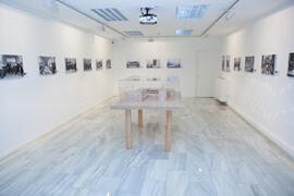 Sala de la exposición "Málaga, 50 años de la Facultad de Económicas" en el Archivo Municipal. Archivo Municipal. Noviembre de 2015