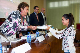 Entrega de diploma ganador V Reto Gestalentum. Facultad de Ciencias Económicas y Empresariales. Octubre de 2014