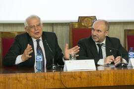 Josep Borrell en su conferencia "Europa, ¿entre la integración y la desintegración?". Facultad de Ciencias Económicas y Empresariales. Febrero de 2017