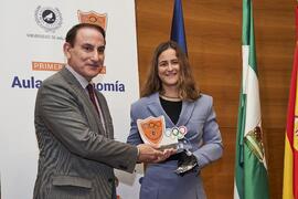 Entrega del Premio del Aula de Economía y Deporte de la Universidad de Málaga a Sarah Almagro Vallejo. Edificio del Rectorado. Febrero de 2024