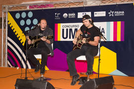 Concierto del III Certamen de Cantautores Destino UMA. Jornadas de Puertas Abiertas de la Universidad de Málaga. Complejo Polideportivo Universitario. Abril de 2015