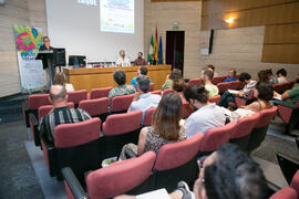 Santi Carrillo presenta la conferencia de Antonio Luque en el curso "Tres generaciones de la música Pop española". Cursos de Verano de la Universidad de Málaga. Málaga. Julio de 2018