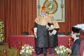 Investidura como Doctor "Honoris Causa" de D. Victorio Valle Sánchez por la Universidad de Málaga. Paraninfo. Enero de 1998