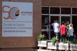 Instalaciones y ambiente. Facultad de Ciencias Económicas y Empresariales, Campus de El Ejido. Mayo de 2015
