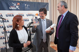 Nombramiento de D. Javier Urra como Miembro de Honor de la Asociación de Antiguos Alumnos de la Universidad de Málaga. Hotel AC Málaga Palacio. Diciembre de 2014