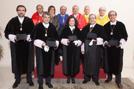 Retrato de grupo previo a la imposición de la Medalla de Oro de la Universidad de Málaga a la Universidad de Granada. Paraninfo. Diciembre de 2016
